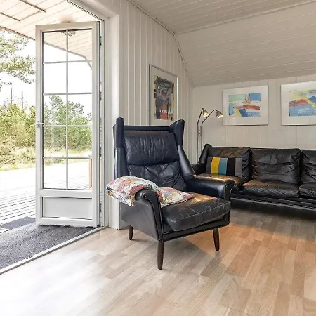 8 Person In Bl Vand Blåvand